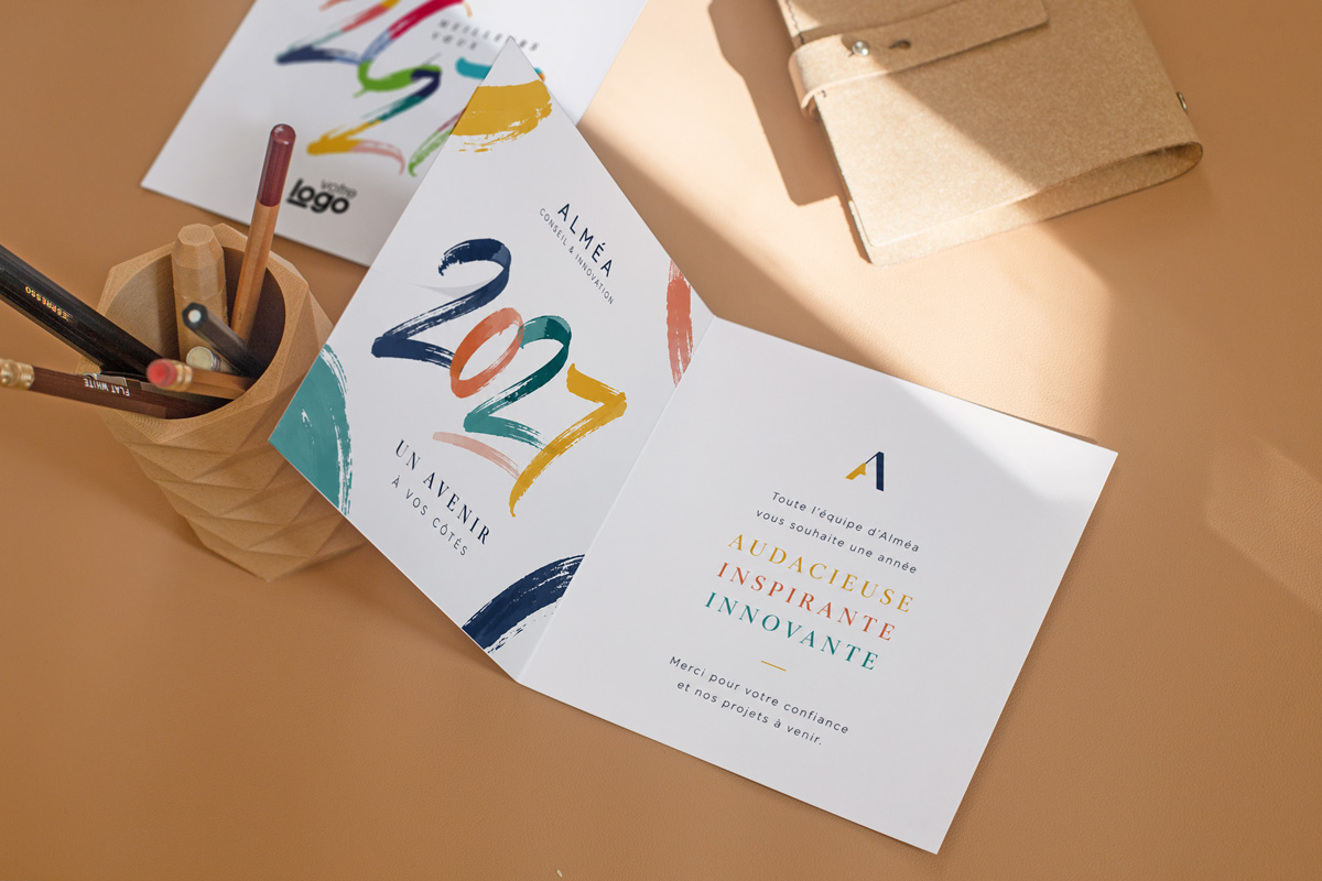Graphiste réalisant la maquette d'une carte de vœux